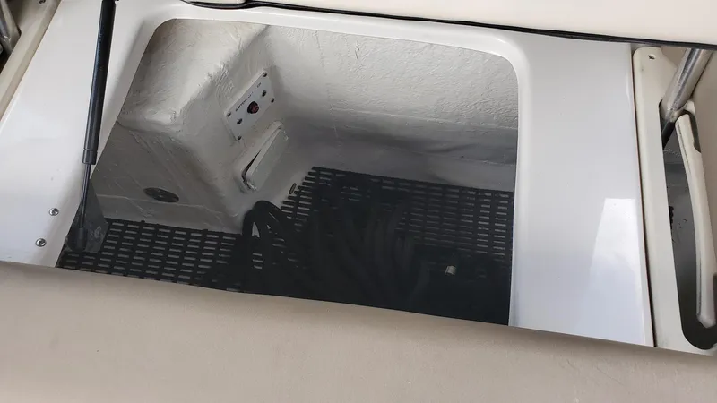 Slide: The Image of Regal 35 Express Cruiser 2013 - 152