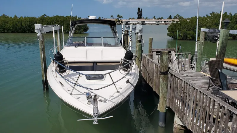 Slide: The Image of Regal 35 Express Cruiser 2013 - 164