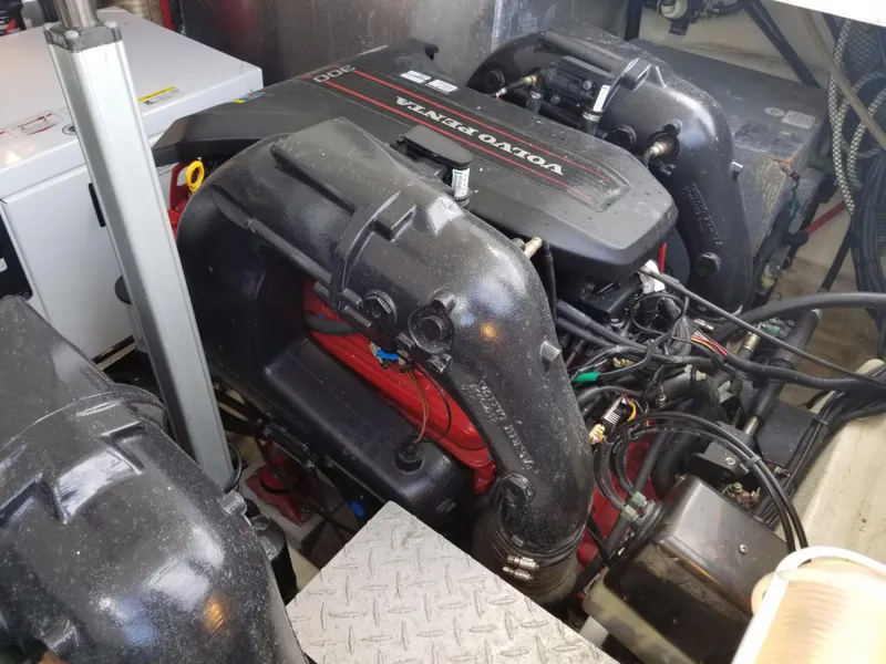 Slide: The Image of Regal 35 Express Cruiser 2013 - 50