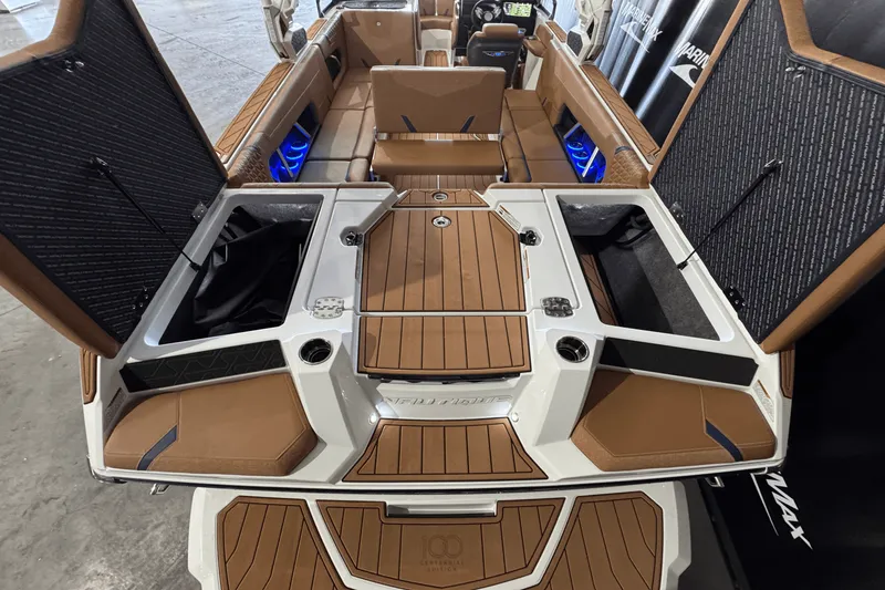 Slide: The Image of Nautique Super Air Nautique GS24 2025 - 10