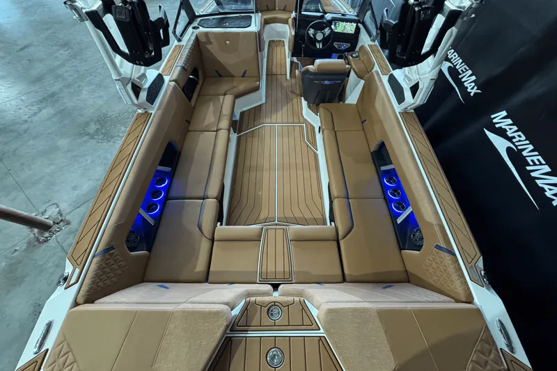 Slide: The Image of Nautique Super Air Nautique GS24 2025 - 15