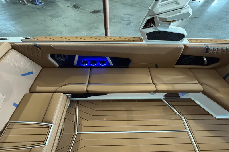 Slide: The Image of Nautique Super Air Nautique GS24 2025 - 25