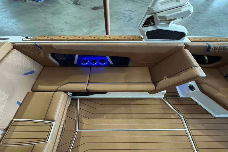 Slide: The Image of Nautique Super Air Nautique GS24 2025 - 29