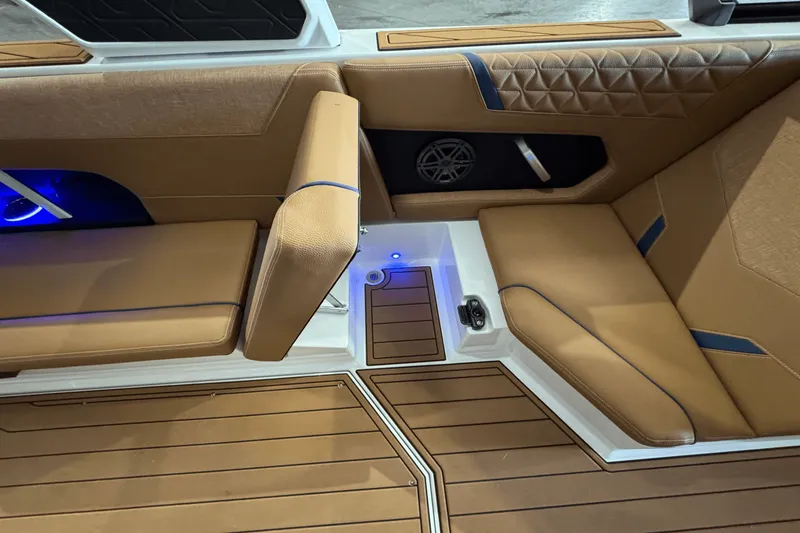 Slide: The Image of Nautique Super Air Nautique GS24 2025 - 30