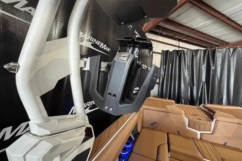 Slide: The Image of Nautique Super Air Nautique GS24 2025 - 33