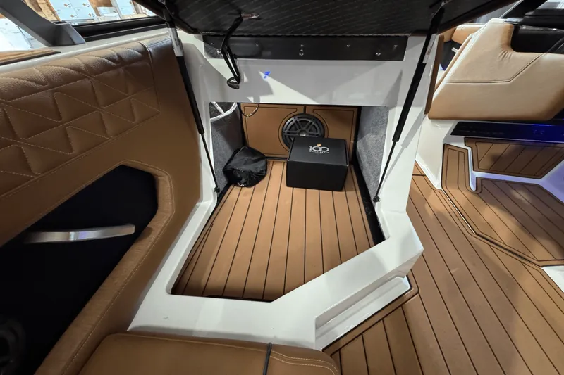 Slide: The Image of Nautique Super Air Nautique GS24 2025 - 38