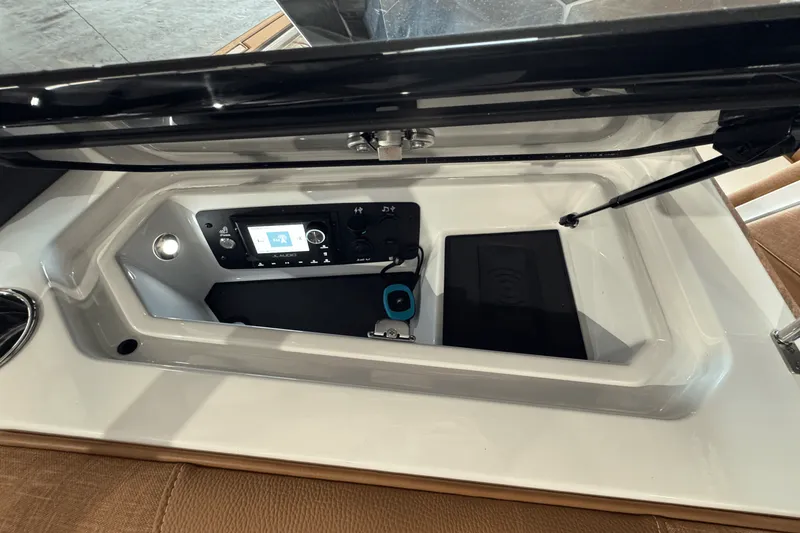 Slide: The Image of Nautique Super Air Nautique GS24 2025 - 40