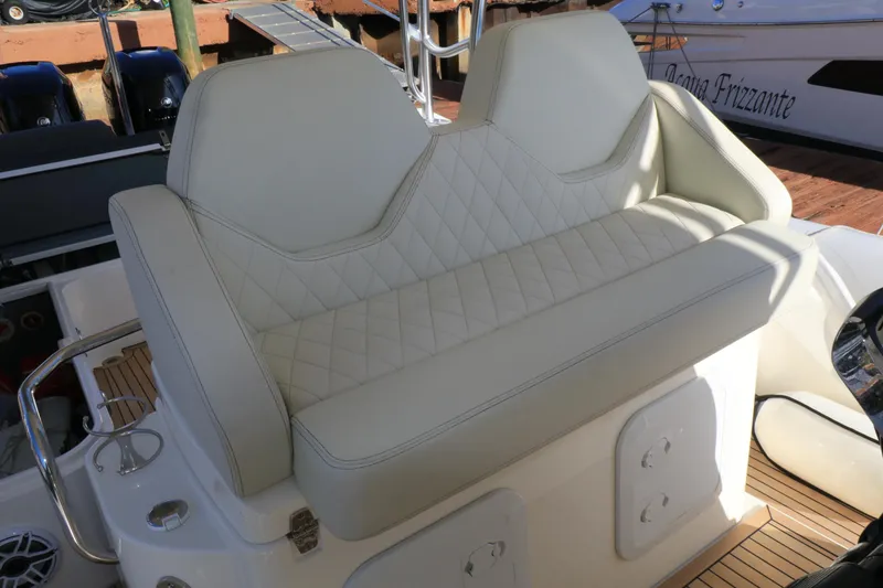 Slide: The Image of Double Helm Seat - 12