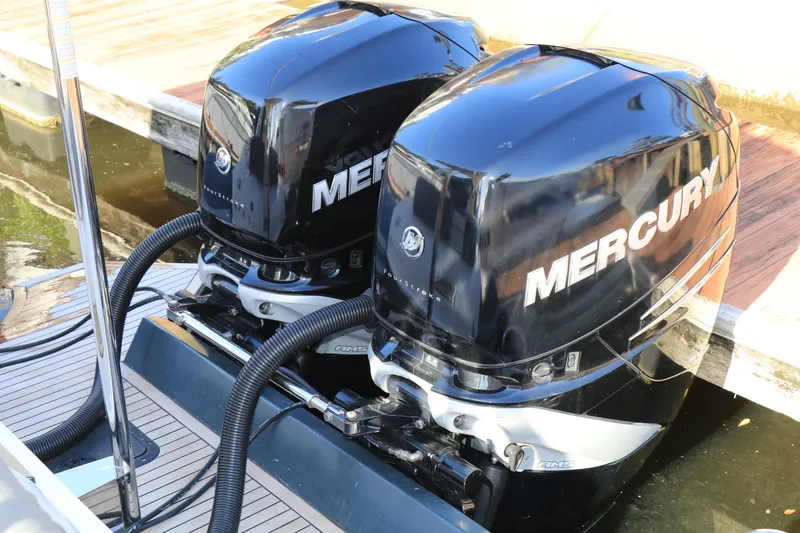 Slide: The Image of 350HP Verado - 4