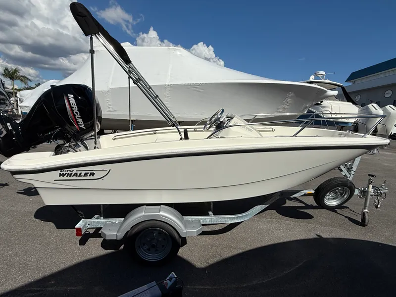 Slide: The Image of Boston Whaler 130 Super Sport 2024 - 0