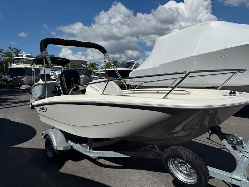 Slide: The Image of Boston Whaler 130 Super Sport 2024 - 1