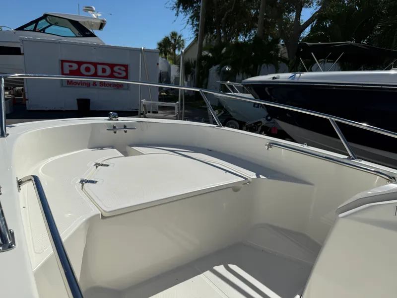Slide: The Image of Boston Whaler 130 Super Sport 2024 - 13