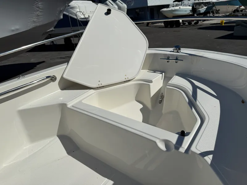 Slide: The Image of Boston Whaler 130 Super Sport 2024 - 14