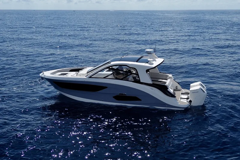 Slide: The Image of Sea Ray Sundancer 370 Outboard 2025 - 2