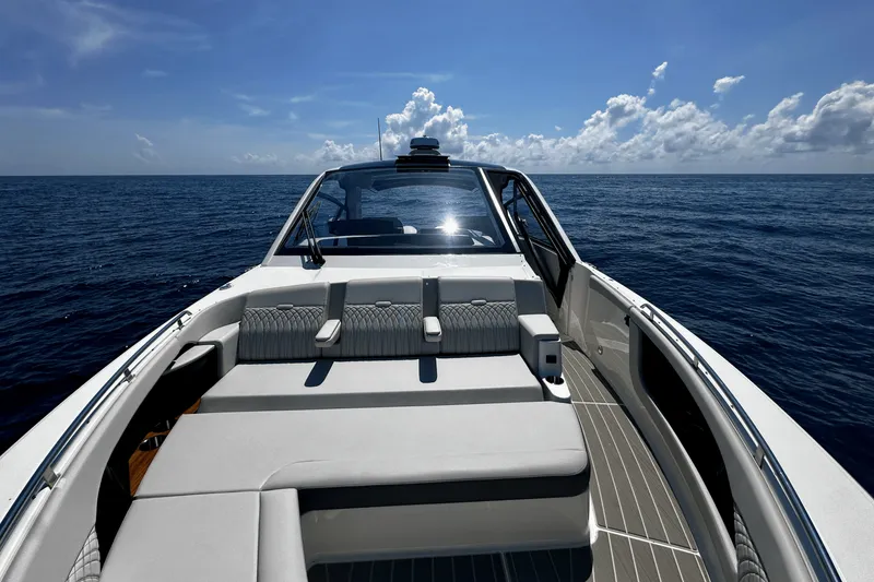 Slide: The Image of Sea Ray Sundancer 370 Outboard 2025 - 26