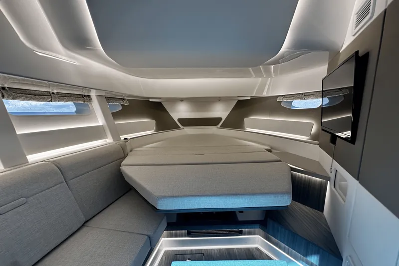 Slide: The Image of Sea Ray Sundancer 370 Outboard 2025 - 37