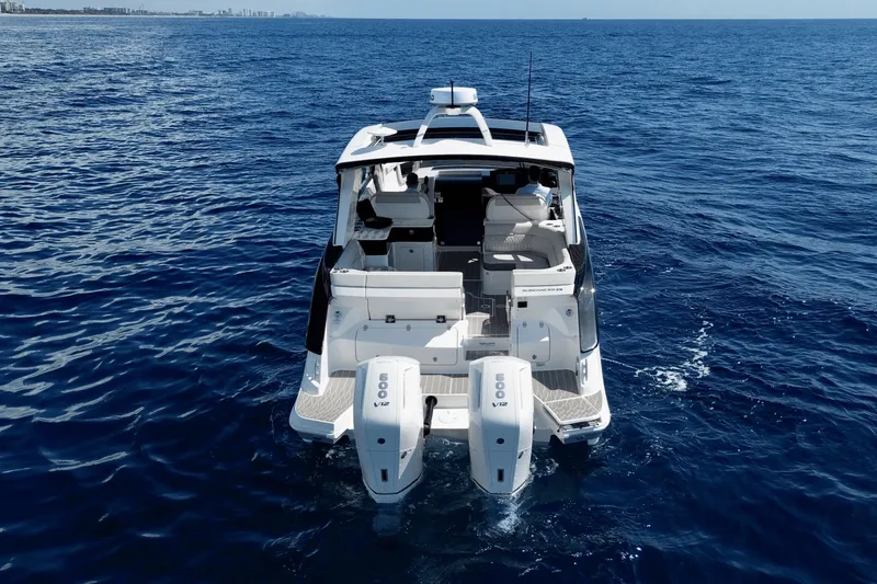 Slide: The Image of Sea Ray Sundancer 370 Outboard 2025 - 5