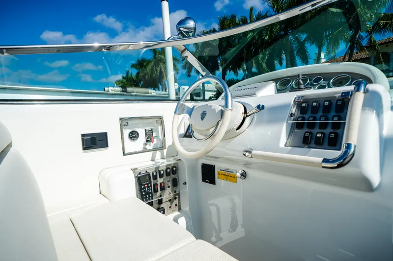 Slide: The Image of Riva 33 AQUARIVA GUCCI 2012 - 11