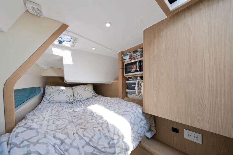 Slide: The Image of Aquila 32 2022 - 37