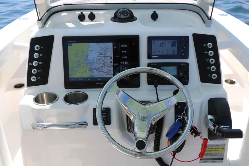 Slide: The Image of Robalo 246 Cayman 2017 - 5