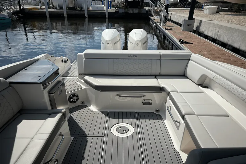 Slide: The Image of Sea Ray 290 SDX OUTBOARD 2020 - 15