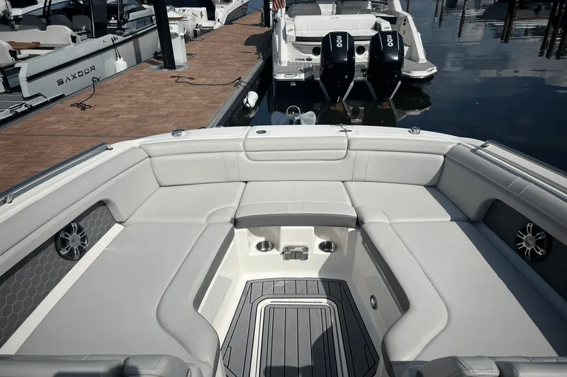 Slide: The Image of Sea Ray 290 SDX OUTBOARD 2020 - 19