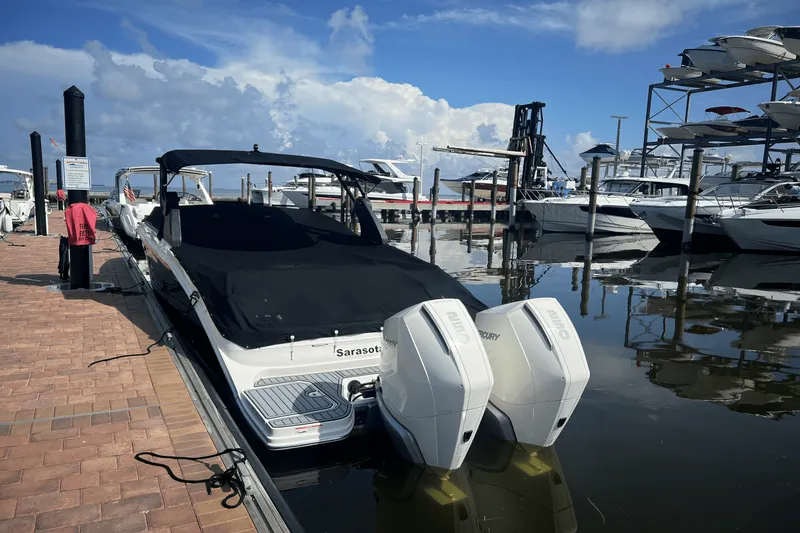 Slide: The Image of Sea Ray 290 SDX OUTBOARD 2020 - 4