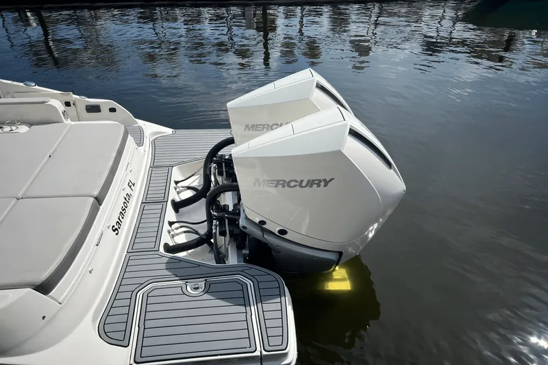 Slide: The Image of Sea Ray 290 SDX OUTBOARD 2020 - 6