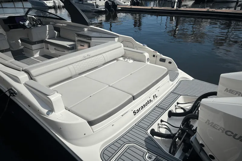 Slide: The Image of Sea Ray 290 SDX OUTBOARD 2020 - 8