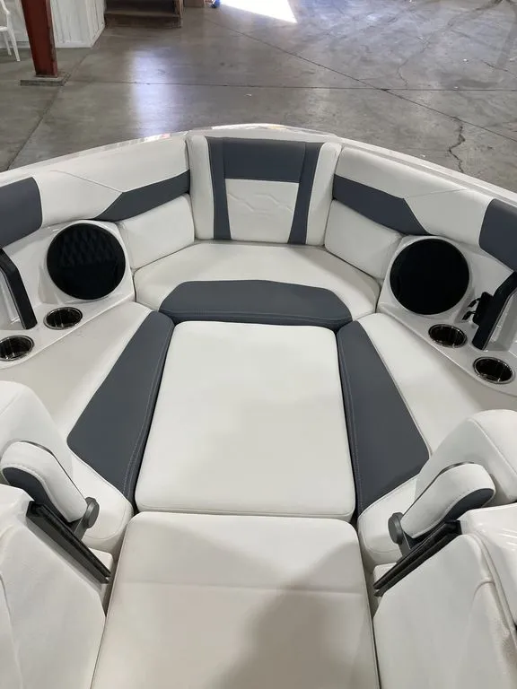 Slide: The Image of Malibu 23 LSV 2026 - 6