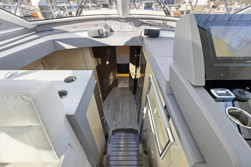 Slide: The Image of Cruisers 54 Cantius 2019 - 45