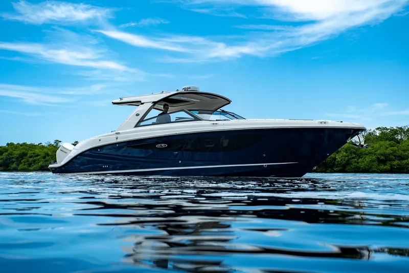The Image of Sea Ray SLX 400 Outboard 2025 - 0