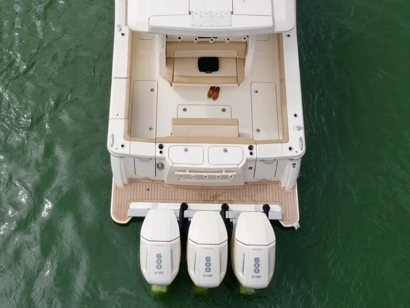 Slide: The Image of Scout 425 LXF 2023 - 9