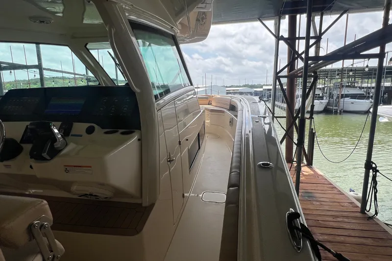 Slide: The Image of Scout 425 LXF 2023 - 35