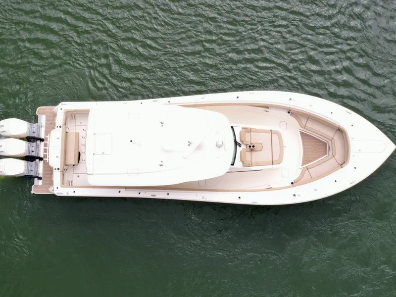 Slide: The Image of Scout 425 LXF 2023 - 8