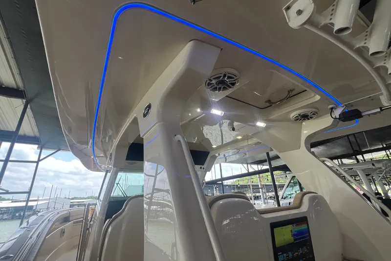 Slide: The Image of Scout 425 LXF 2023 - 62