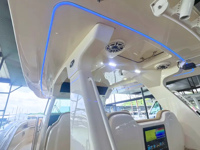 Slide: The Image of Scout 425 LXF 2023 - 20