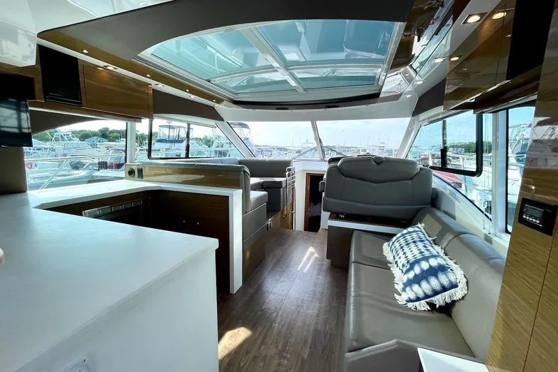 Slide: The Image of Cruisers 45 CANTIUS 2018 - 12
