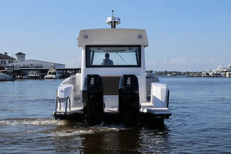 Slide: The Image of Cruisers 38 VTR EC 2026 - 15