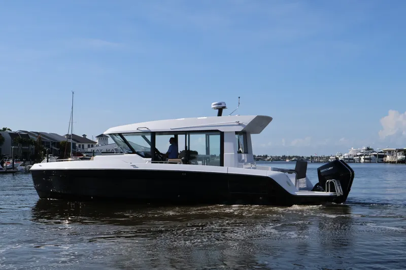 Slide: The Image of Cruisers 38 VTR EC 2026 - 21