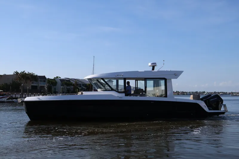 Slide: The Image of Cruisers 38 VTR EC 2026 - 23