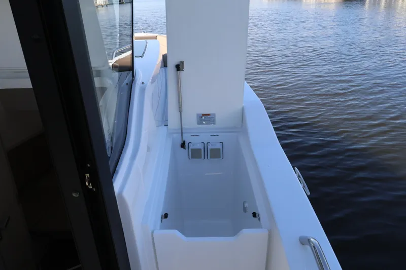 Slide: The Image of Cruisers 38 VTR EC 2026 - 64