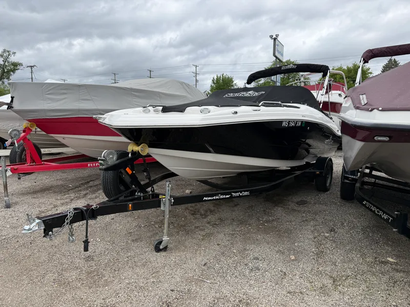 Slide: The Image of NauticStar 203 DC 2023 - 1