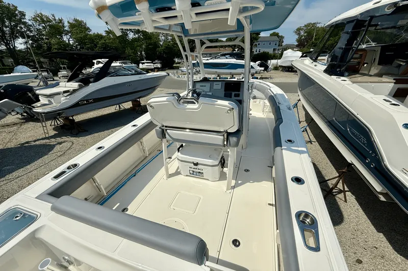 Slide: The Image of Boston Whaler 230 Outrage 2025 - 4