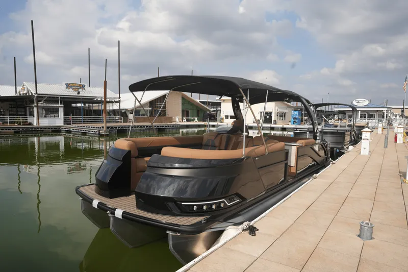 Slide: The Image of Harris 270 Grand Mariner 2025 - 0