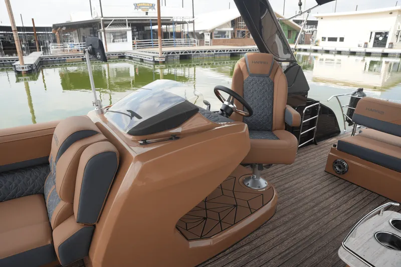 Slide: The Image of Harris 270 Grand Mariner 2025 - 13