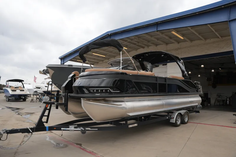 Slide: The Image of Harris 270 Grand Mariner 2025 - 2