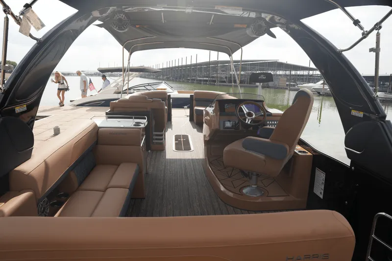 Slide: The Image of Harris 270 Grand Mariner 2025 - 23