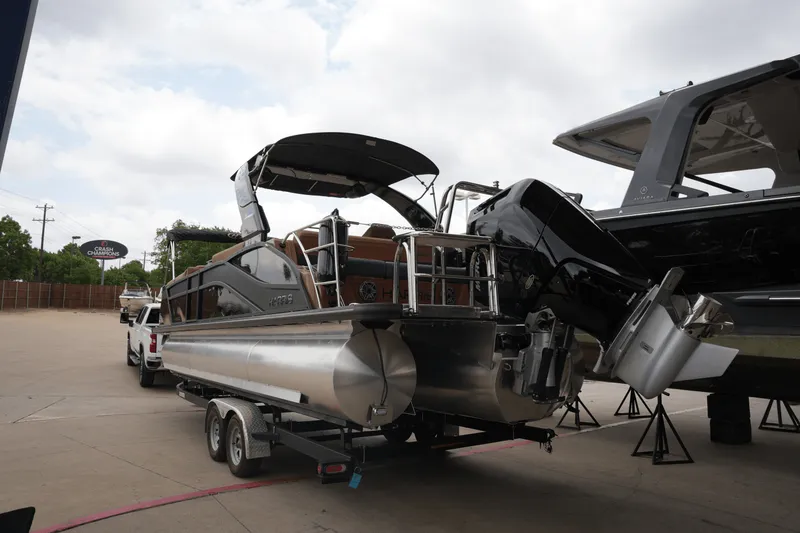 Slide: The Image of Harris 270 Grand Mariner 2025 - 3