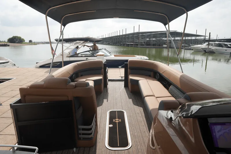 Slide: The Image of Harris 270 Grand Mariner 2025 - 4